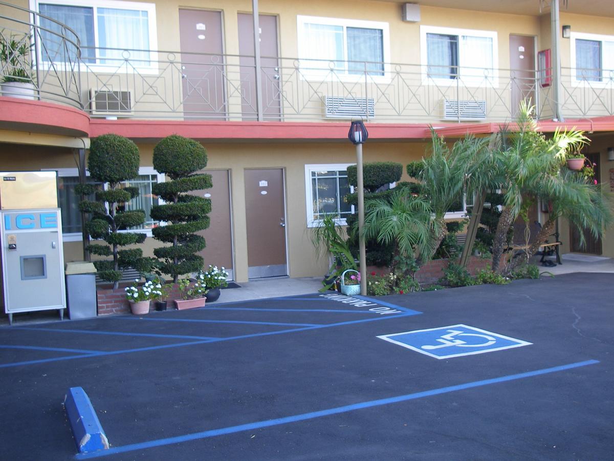 Fullerton Lodge Екстер'єр фото
