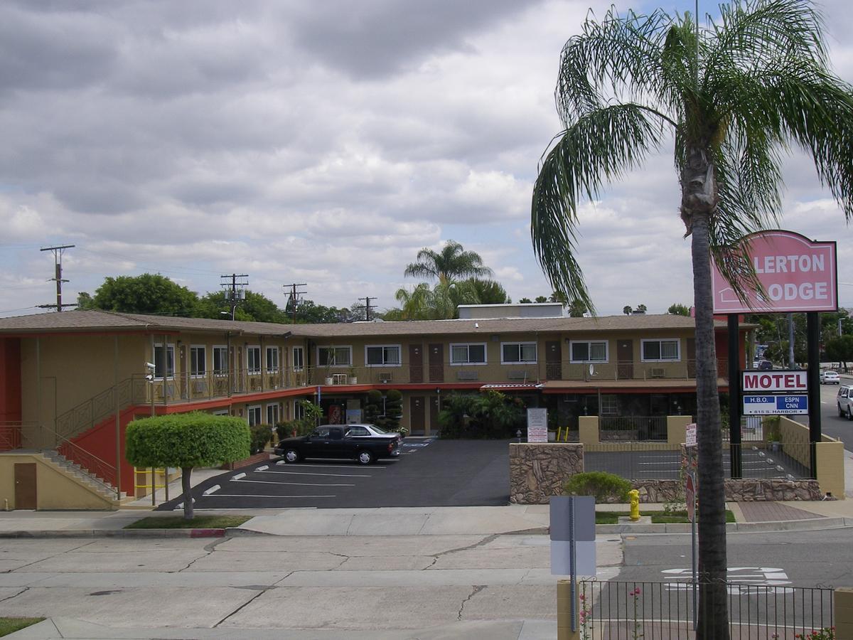 Fullerton Lodge Екстер'єр фото